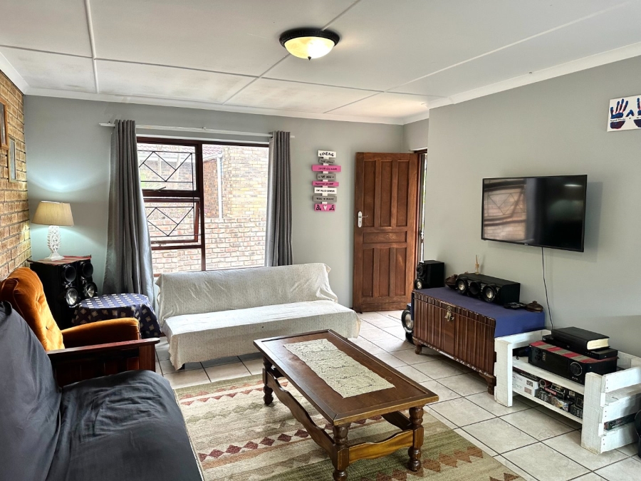 3 Bedroom Property for Sale in Denneoord Western Cape